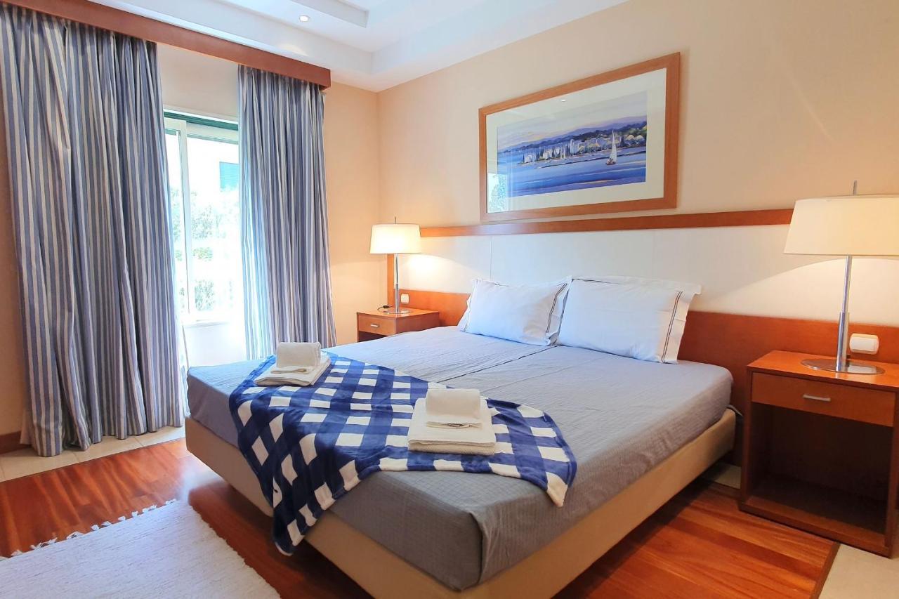 Classic 2Bdr Apartment Near Beach By Lovelystay لاغوا المظهر الخارجي الصورة